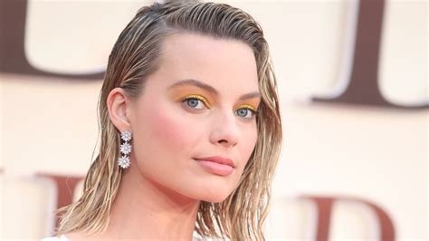 Margot Robbie Reflects On Her Wolf Of Wall Street Nude Scene